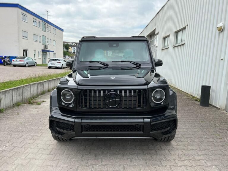 MERCEDES-BENZ G63 AMG Obsidian Black / Tiffany Blue/ MODEL 2021